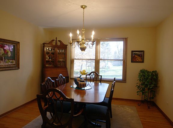 4th image of 34 Clayton Ave