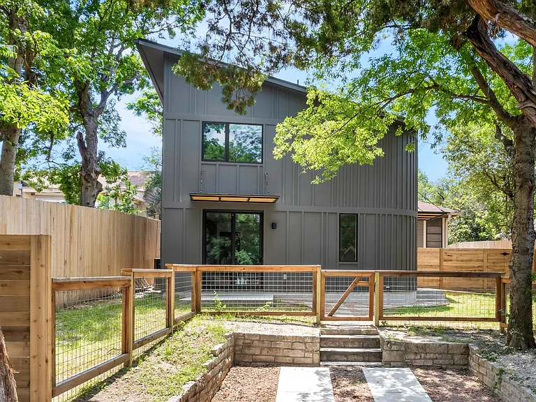 2403 Wilson St — Photo 1