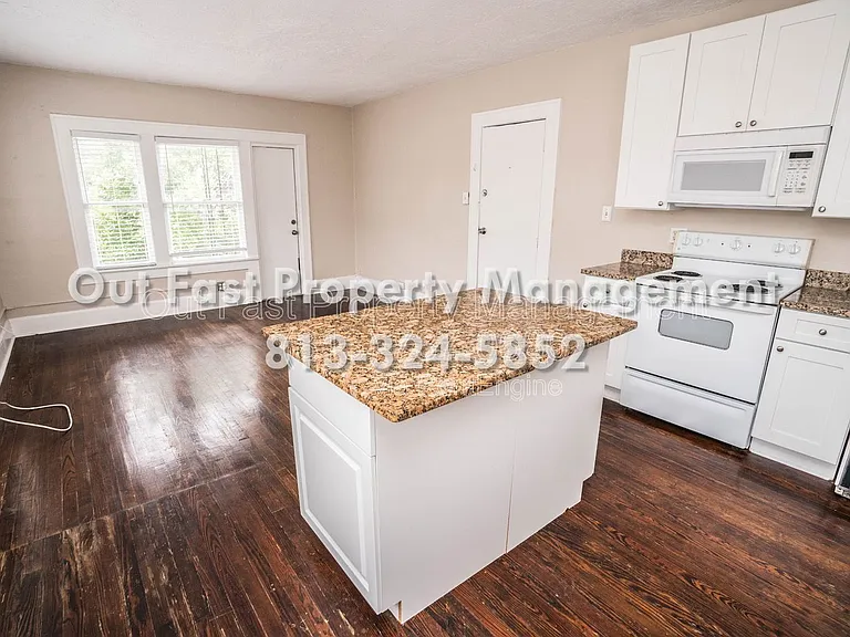 549 2nd St N #3 — Photo 11