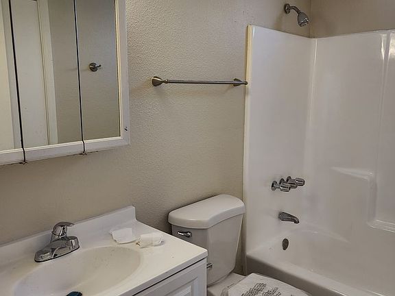 4th image of 1510 E Pierce St APT 1