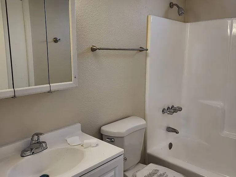 1510 E Pierce St — Photo 4
