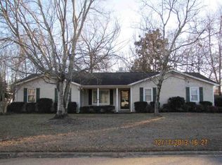 601 Idlewood Dr, Bonaire, GA 31005