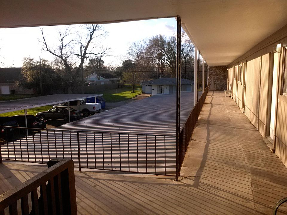 Upper Level Apartments