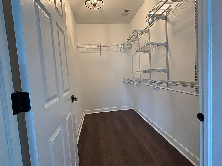 2610 Amber Ln — Photo 8
