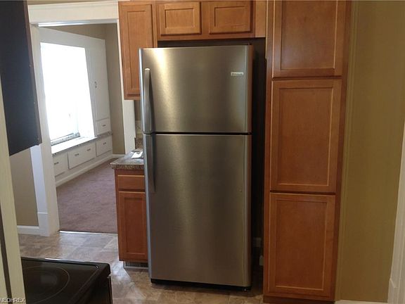 3rd image of 4027 E 52nd St