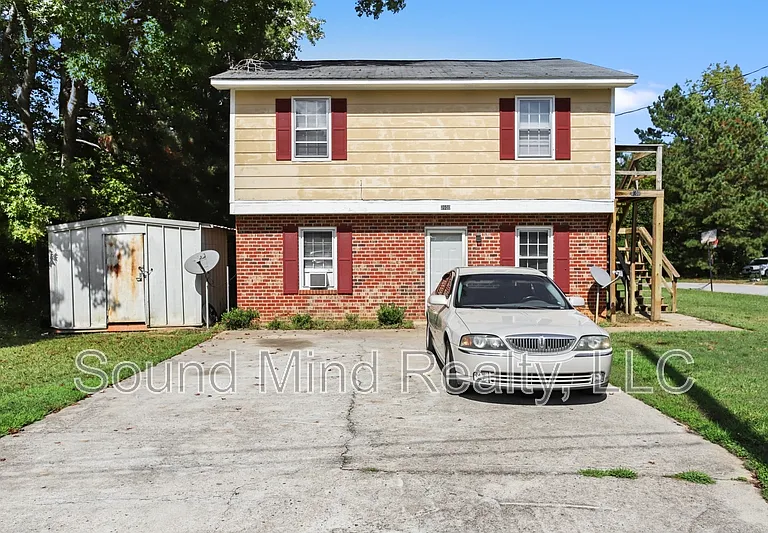 2600 Mallard Ct — Photo 1