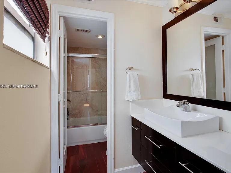 1610 Lenox Ave #301 — Photo 7