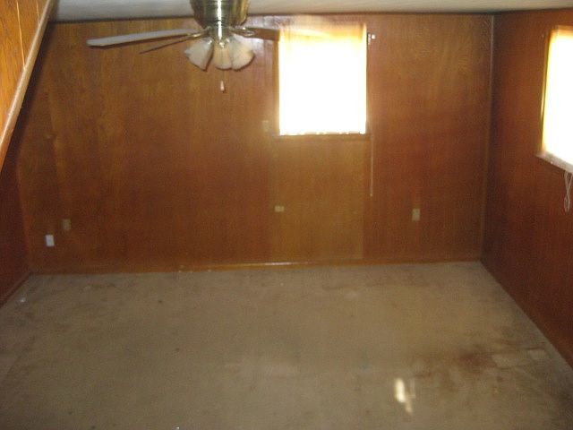 2nd image of 3582 Merritt St