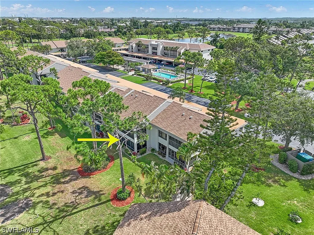 Building Photo - 5625 Trailwinds Dr #412