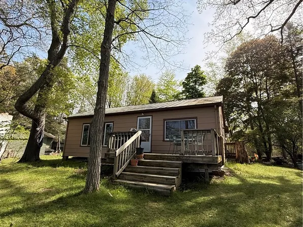 7125 Sunset Dr, Sodus Point, NY 14555