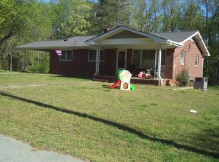 221 Harrison St, La Crosse, VA 23950