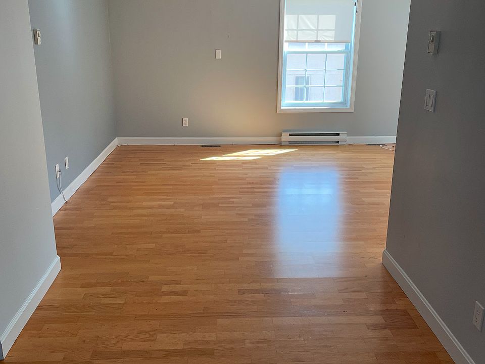 2nd image of 9 Prescott St #1