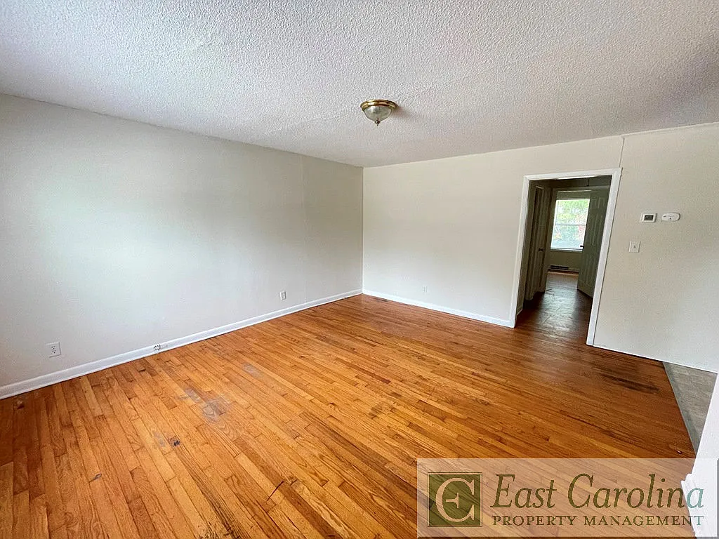 2 bed, 882 sqft, $850 — Photo 2