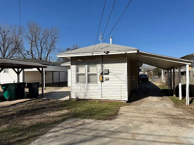 1616 Linden St — Photo 15