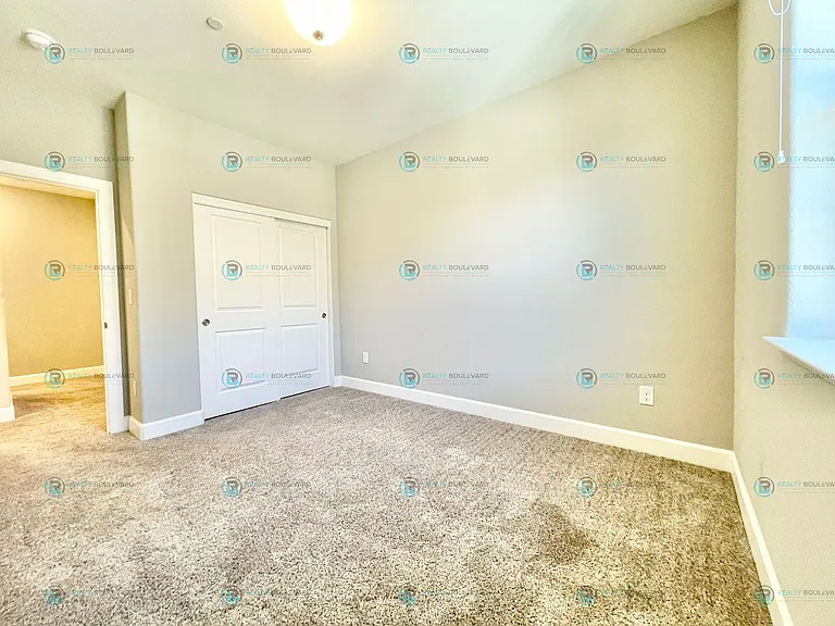 1815 Dark Horse Rd #B — Photo 36