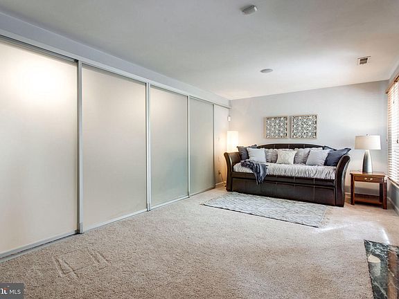 3rd image of 8021 Horseshoe Cottage Cir