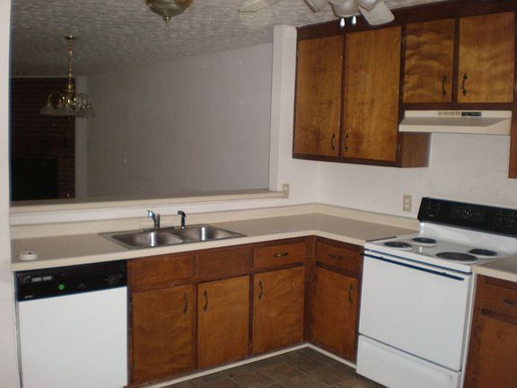 3rd image of 1293 Knoll Ct NW