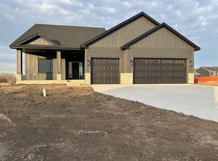 1105 Olivia St SE, New Prague, MN 56071