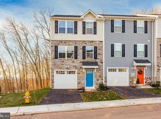 145 Van Fleet Cir, Pottstown, PA 19464