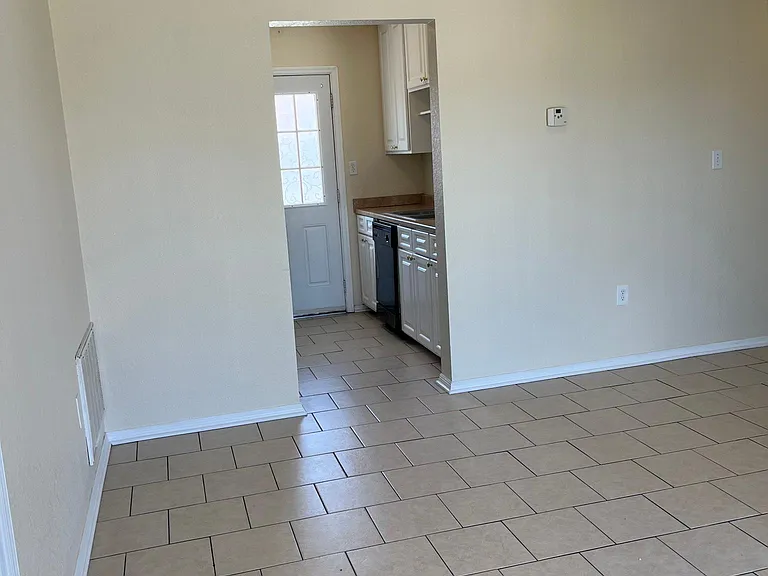 21463 Mallory Ave — Photo 7