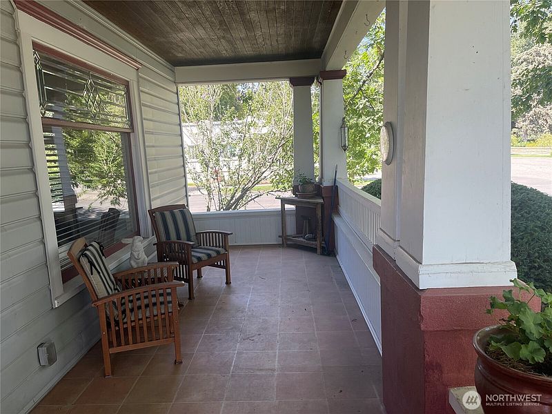 2nd image of 213 N 2nd Street
