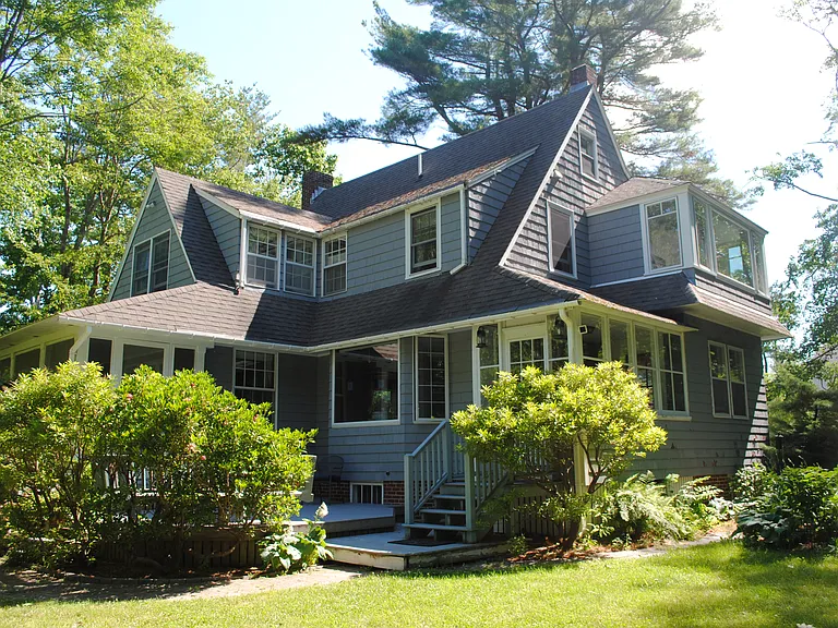 24 Ferry Rd — Photo 1