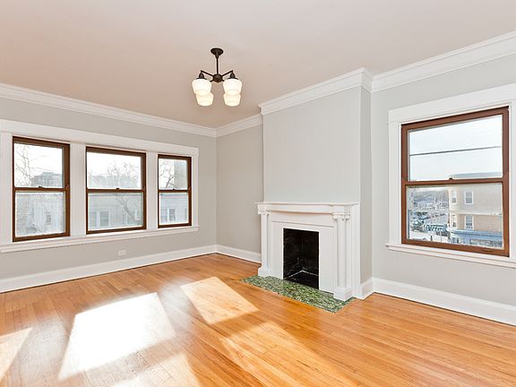 5th image of 1046 Chicago Ave Unit 3W