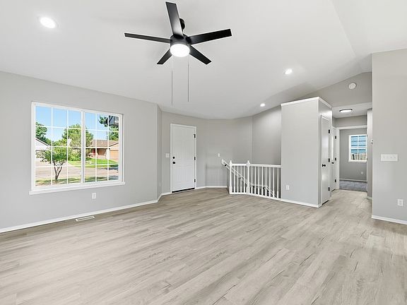 3rd image of 1826 S Mars St