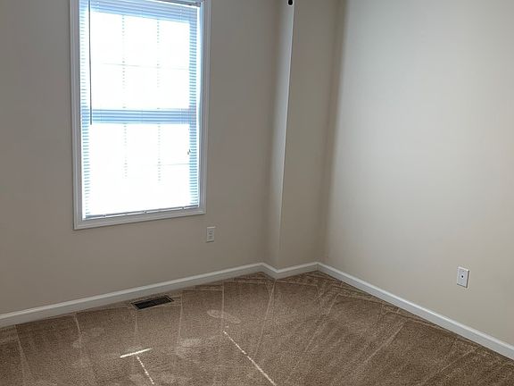 3rd image of 183 Thoroughbred Cir
