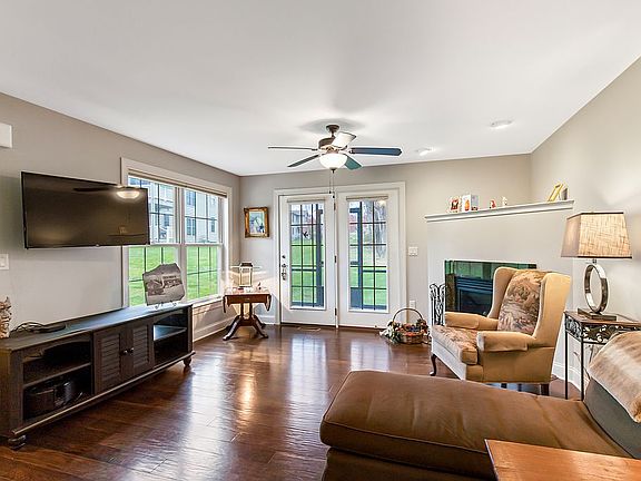 4th image of 77 Midway Farms Ln