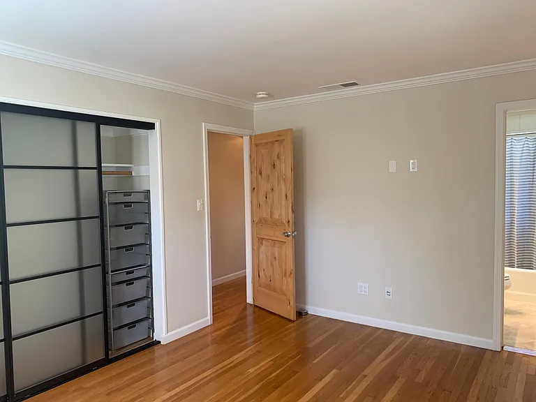 10 Enterprise Dr — Photo 28
