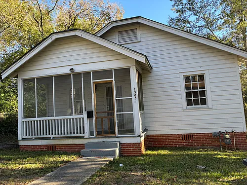 1505 Penny St Photo 1