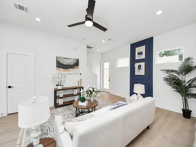860 Rachel St #D — Photo 5