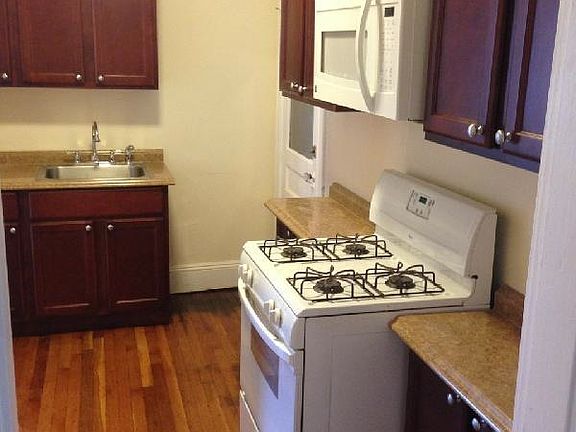 4th image of 185 Chestnut Hill Ave #0