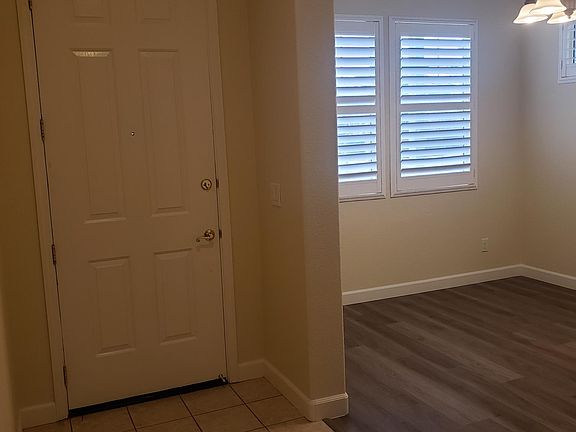 4th image of 2626 Chaucer St