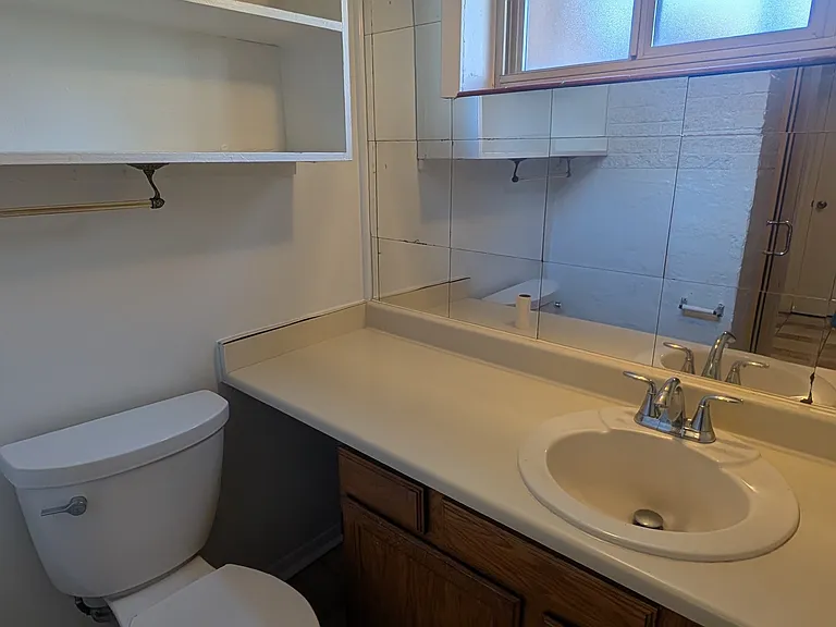 525 N Clayton St #B — Photo 14