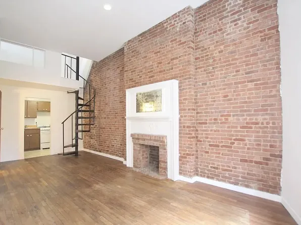 868 West End Avenue image 2 of 9