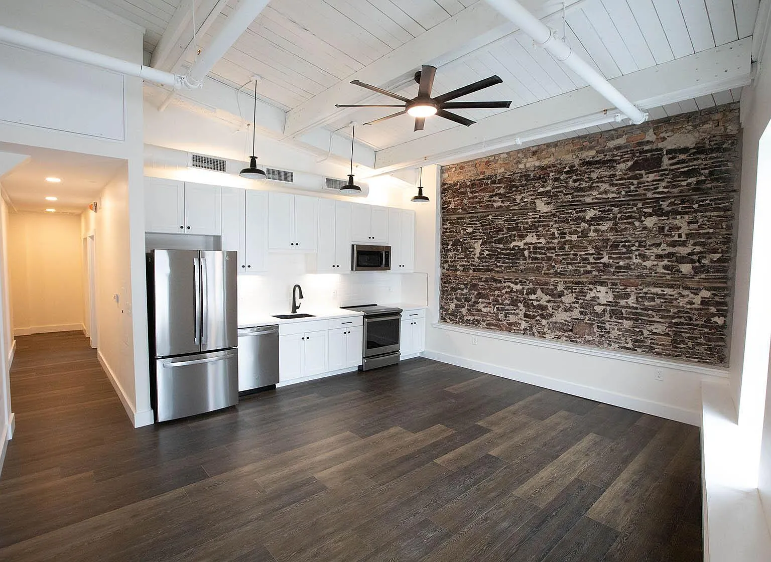 1 bed, 1225 sqft, $2,200 — Photo 1