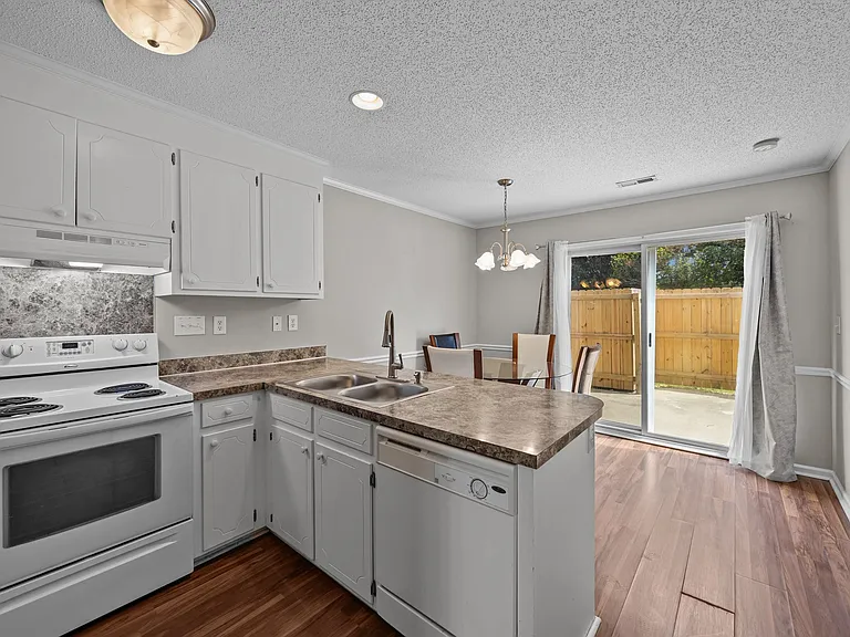 3809 E Vancroft Cir #C — Photo 12