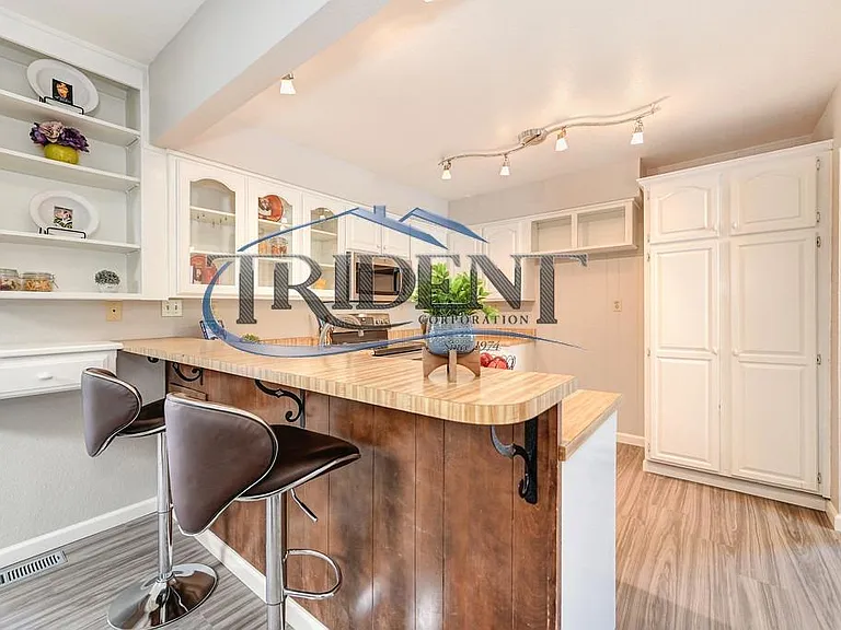 1561 Esplanade Way — Photo 15
