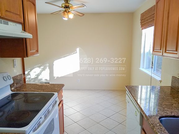 3rd image of 2009 Ascot Dr APT 5