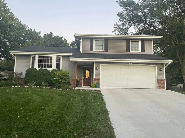 1306 N Birch St, Wahoo, NE 68066