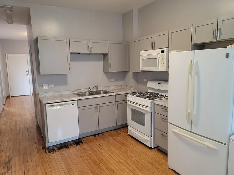 2952 W Belmont Ave #2R — Photo 1