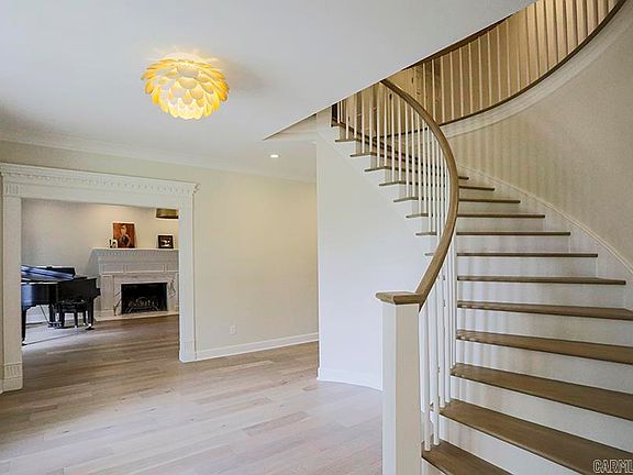 5th image of 16 Cascades Dr