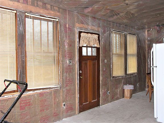 3rd image of 103 N Smith St