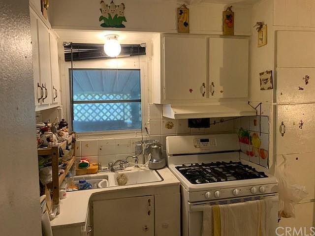 2nd image of 1203 W 6th St #85