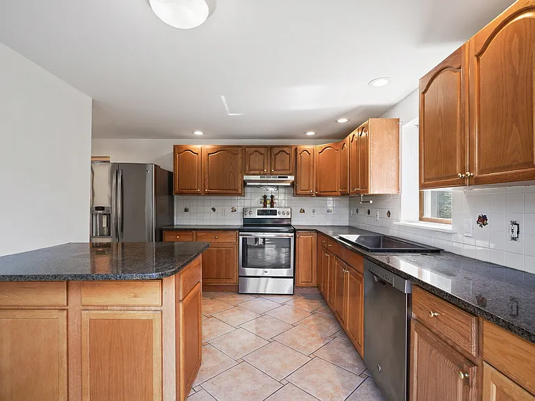2079 Baldwin Rd — Photo 7