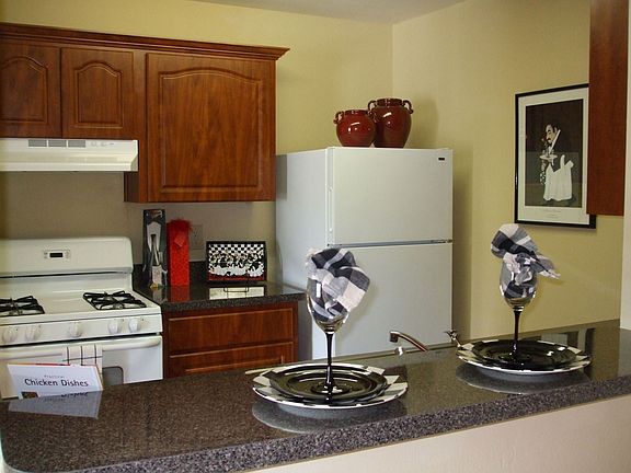 4th image of 2065 Dixie Belle Dr APT A