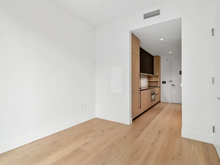 312 W 43rd St #4J — Photo 8