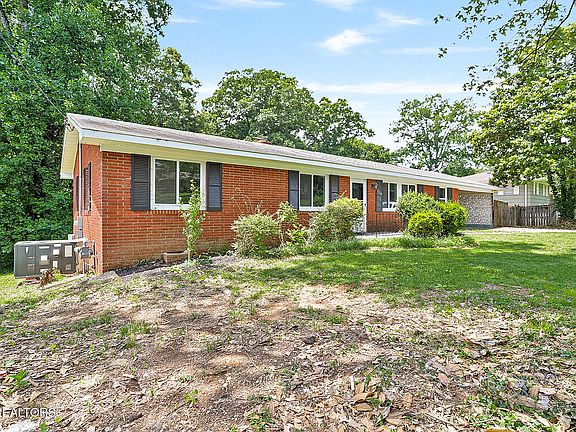 4th image of 1719 Woodhaven Dr